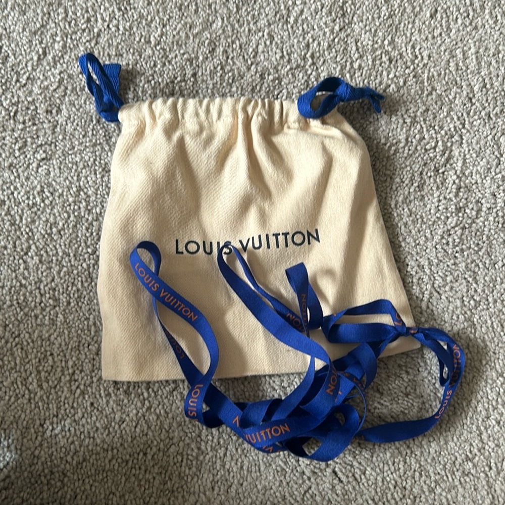 Authentic Louis Vuitton Duster & Ribbon